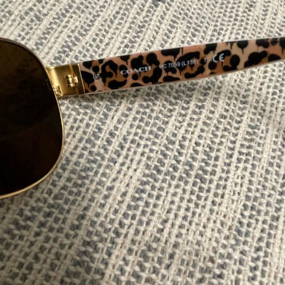 Coach sunglasses! Brand new!! Comes with case and extra lenses. - Picture 6 of 6